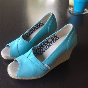 TOM’S Wedges